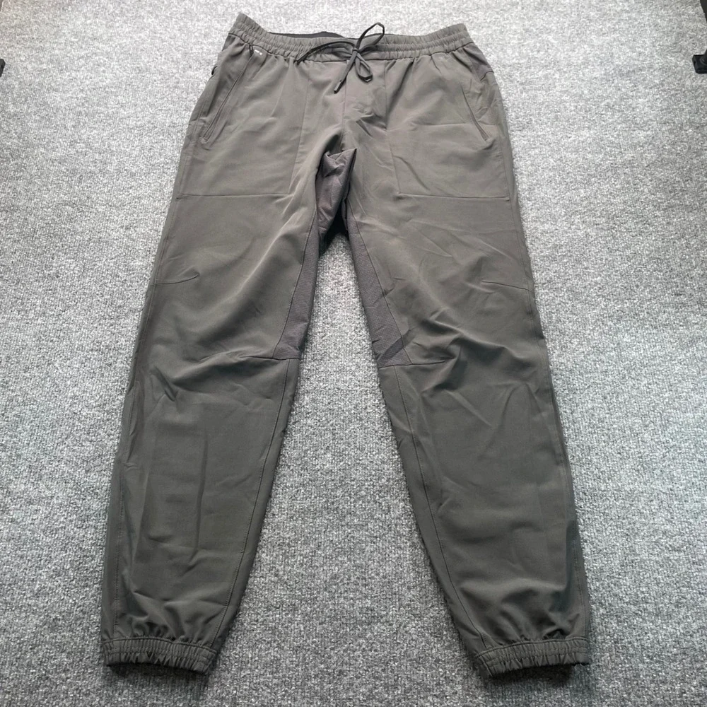 Lululemon License to Train Jogger Mens L Green Tapered Athletic Pants